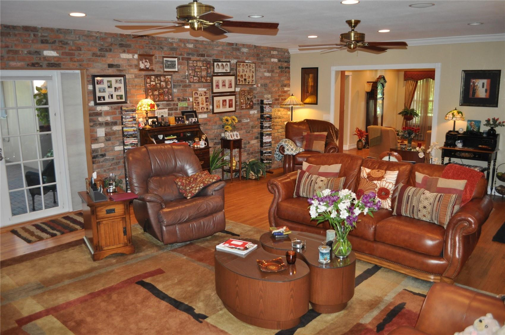 2175 Northeast 185th Street Miami, FL 33180 - Photo 18 of 32 Family room