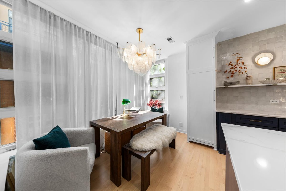 23 North Racine Avenue, Unit 424 Chicago, IL 60607 - Photo 9 of 19