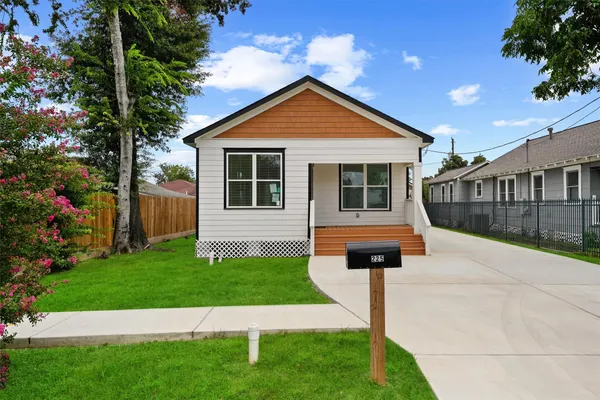 $345,000 | 225 Royder Street, Houston, TX 77009