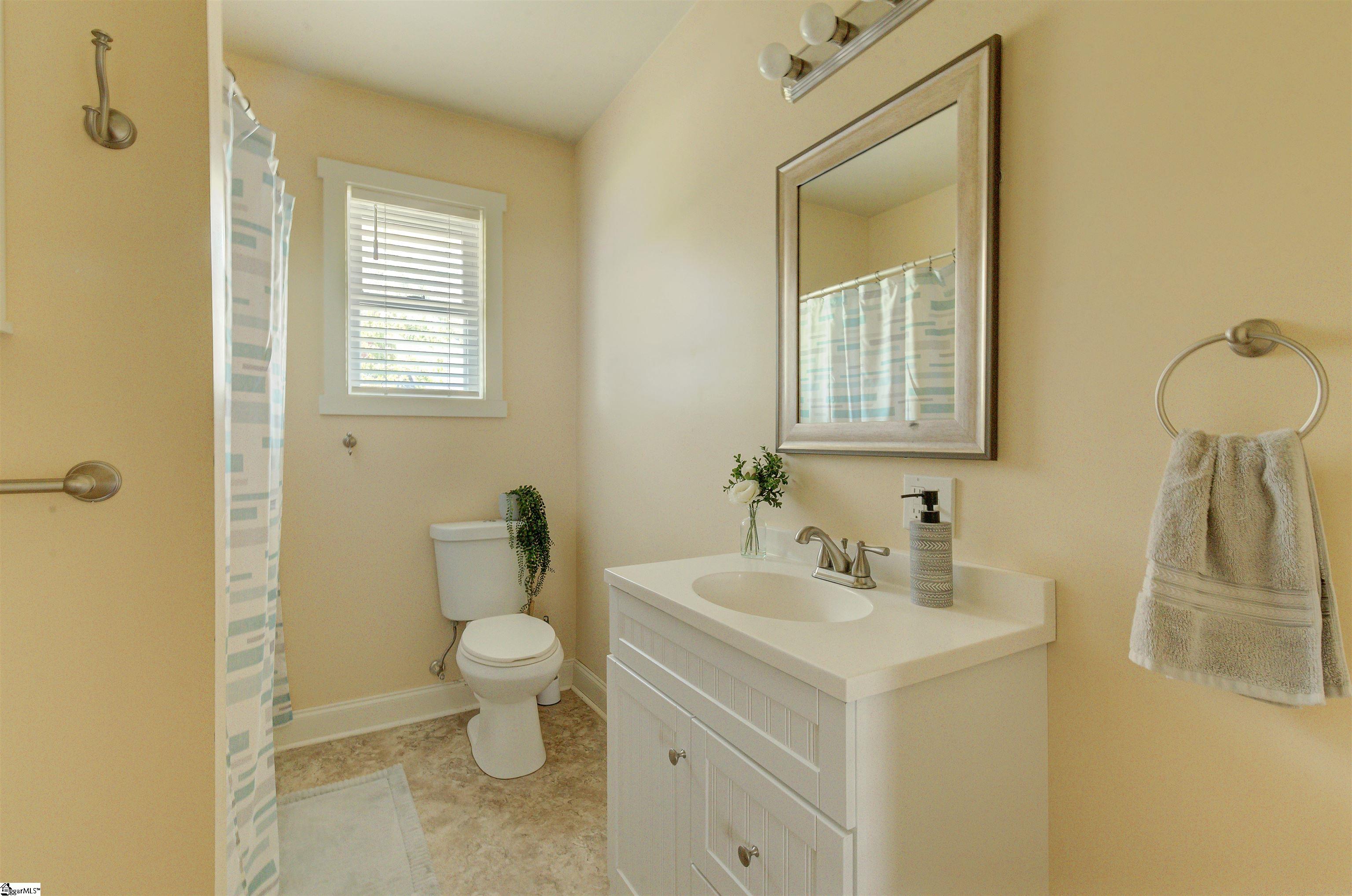 7 Hedgepath Street Liberty, SC 29657 - Photo 6 of 14 Gallery Image 6