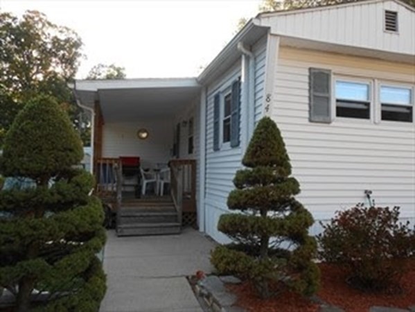84 Pioneer Way Springfield, MA 01119 - Photo 1 of 24 Gallery Image 1