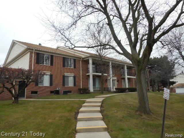29602 Middlebelt Road, Unit 801 Farmington Hills, MI 48334 - Photo 1 of 14