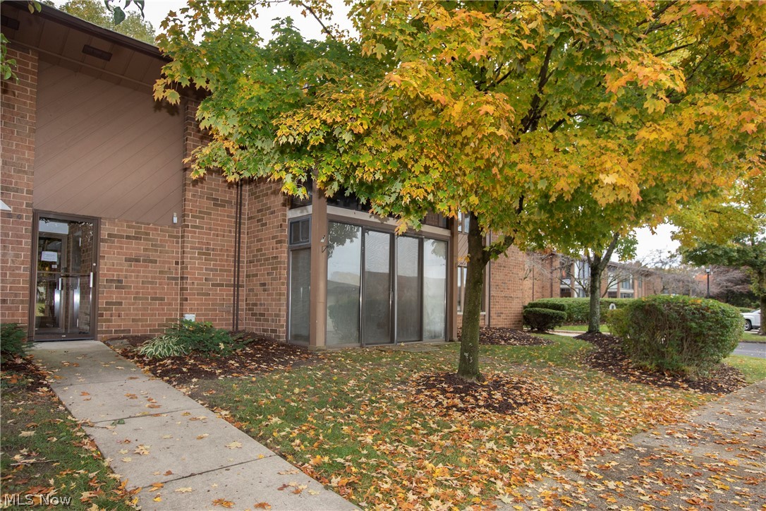 22938 Mastick Road, Unit 102 Fairview Park, OH 44126 - Photo 30 of 35