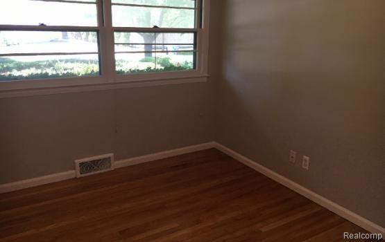 1823 Bradford Road Birmingham, MI 48009 - Photo 21 of 33