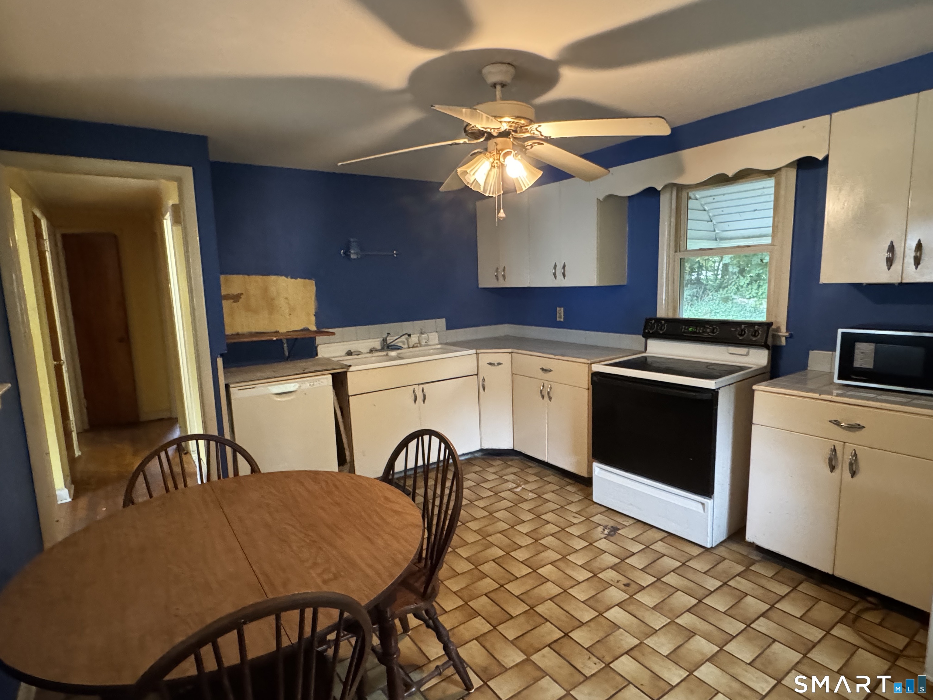 44 Beaverbrook Road Milford, CT 06461 - Photo 8 of 19