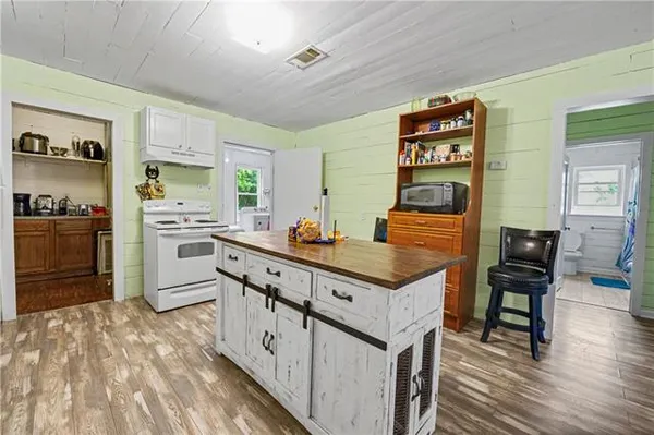 $200,000 | 23079 Peterson Road, Mount Hermon, LA 70450