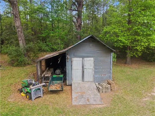 $200,000 | 23079 Peterson Road, Mount Hermon, LA 70450