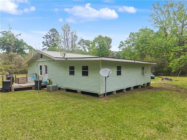 $200,000 | 23079 Peterson Road, Mount Hermon, LA 70450