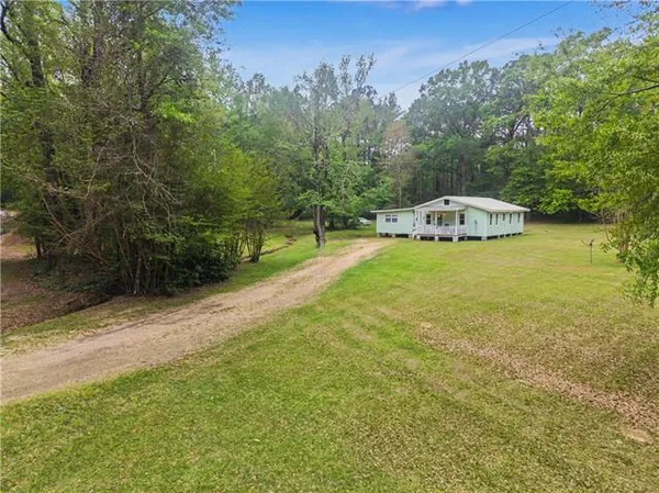 $200,000 | 23079 Peterson Road, Mount Hermon, LA 70450