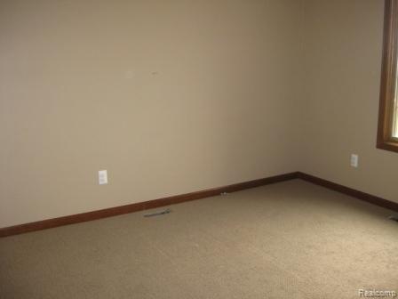 2139 East Sigler Road Carleton, MI 48117 - Photo 7 of 7 7110771628Bed.jpg