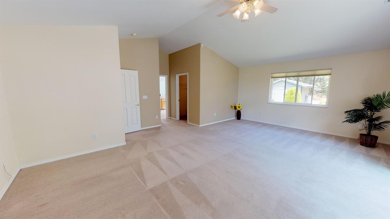 182 Starflower Way Merlin, OR 97532 - Photo 13 of 33 Master bedroom