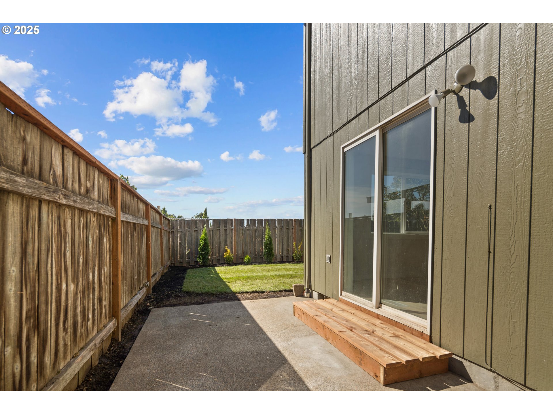 169 South 25th Avenue Cornelius, OR 97113 - Photo 27 of 27 a view of backyard with tub and wooden floor