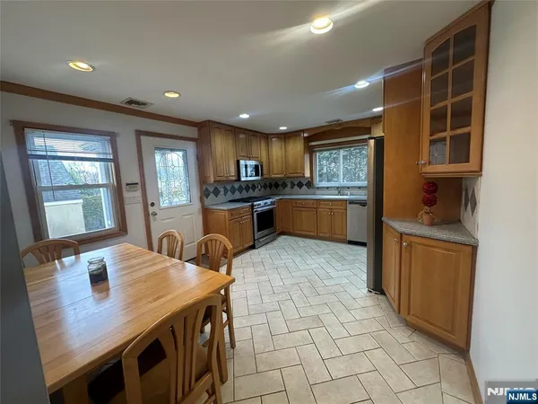 $3,800 | 74 Rosemont Avenue, Elmwood Park, NJ 07407