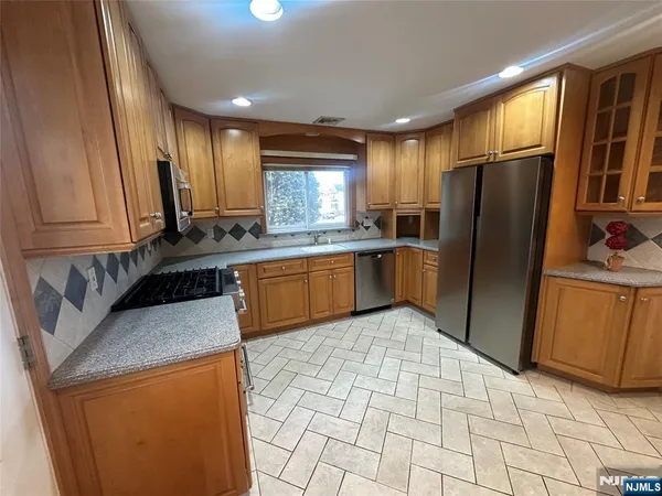 $3,800 | 74 Rosemont Avenue, Elmwood Park, NJ 07407