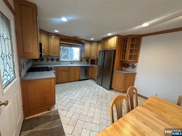 $3,800 | 74 Rosemont Avenue, Elmwood Park, NJ 07407