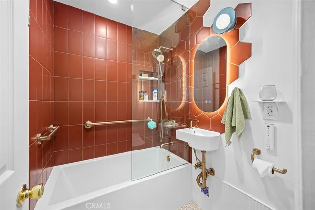 $1,195,000 | 2966 Piedmont Avenue, La Crescenta, CA 91214