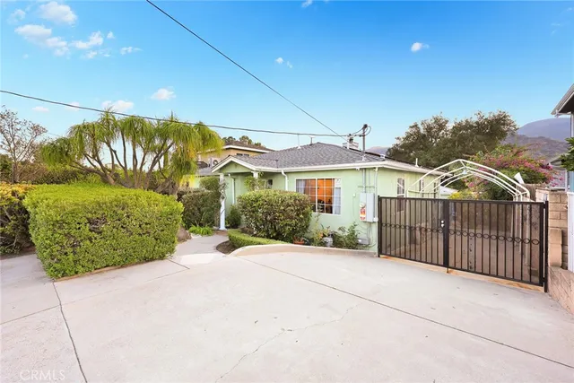 $1,195,000 | 2966 Piedmont Avenue, La Crescenta, CA 91214