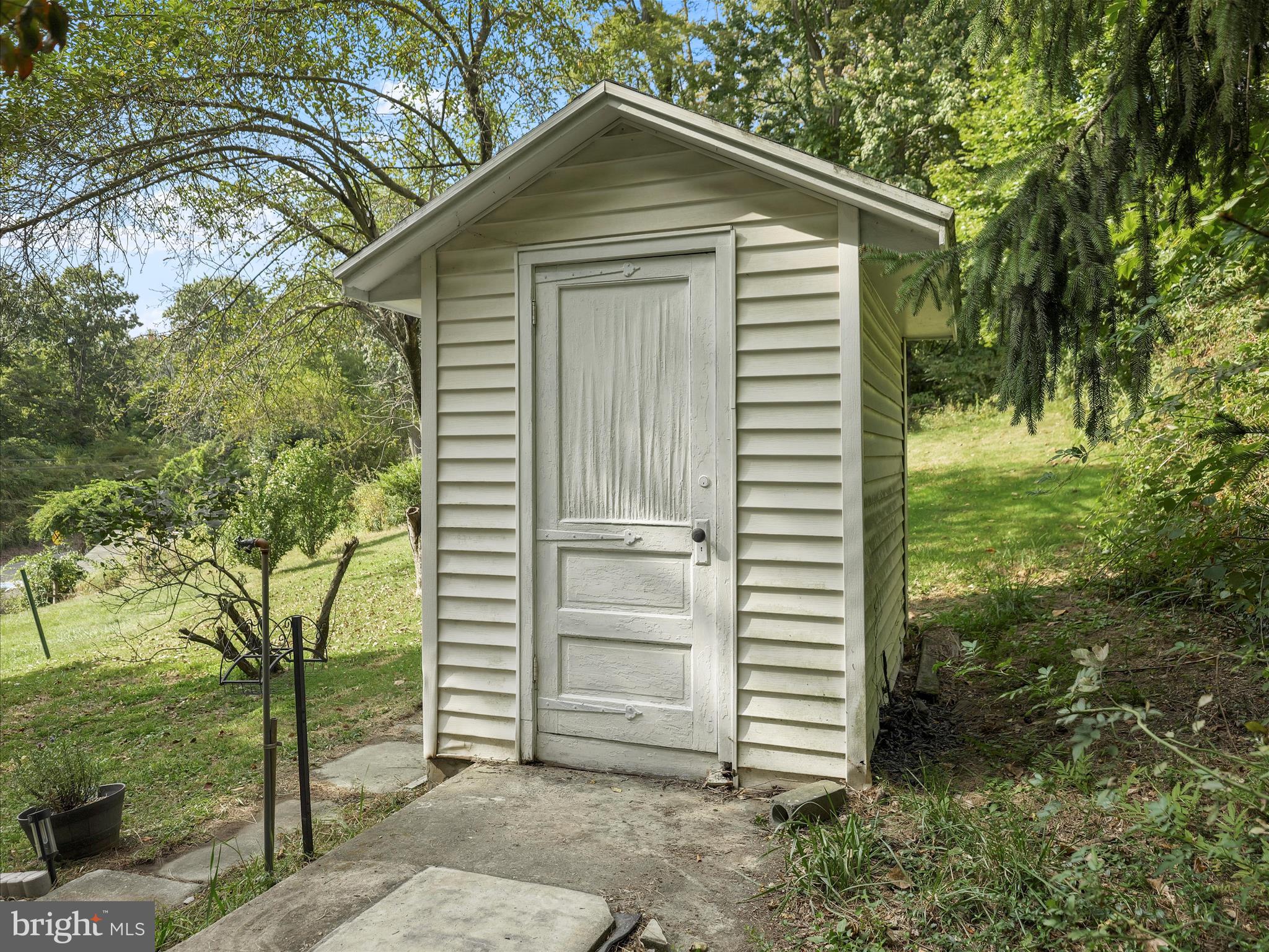 2550 Iron Springs Road Fairfield, PA 17320 - Photo 28 of 32 a view of a house with a yard