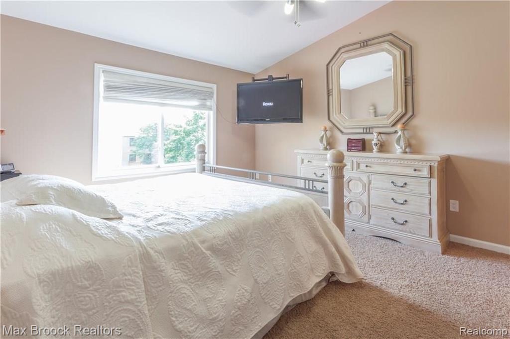 2223 Crystal Drive, Unit 24 Rochester Hills, MI 48309 - Photo 25 of 41