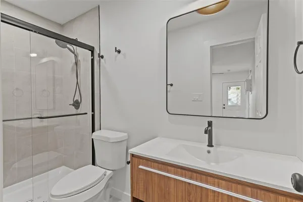 $950 | 2409 Shropshire Street, Unit B, Fort Worth, TX 76119