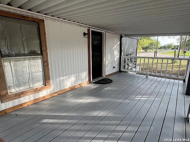 700 Lopez Street George West, TX 78022 - Photo 4 of 11