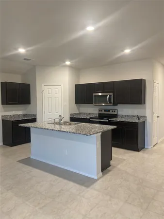 $1,900 | 516 Taggart Trail, Jarrell, TX 76537