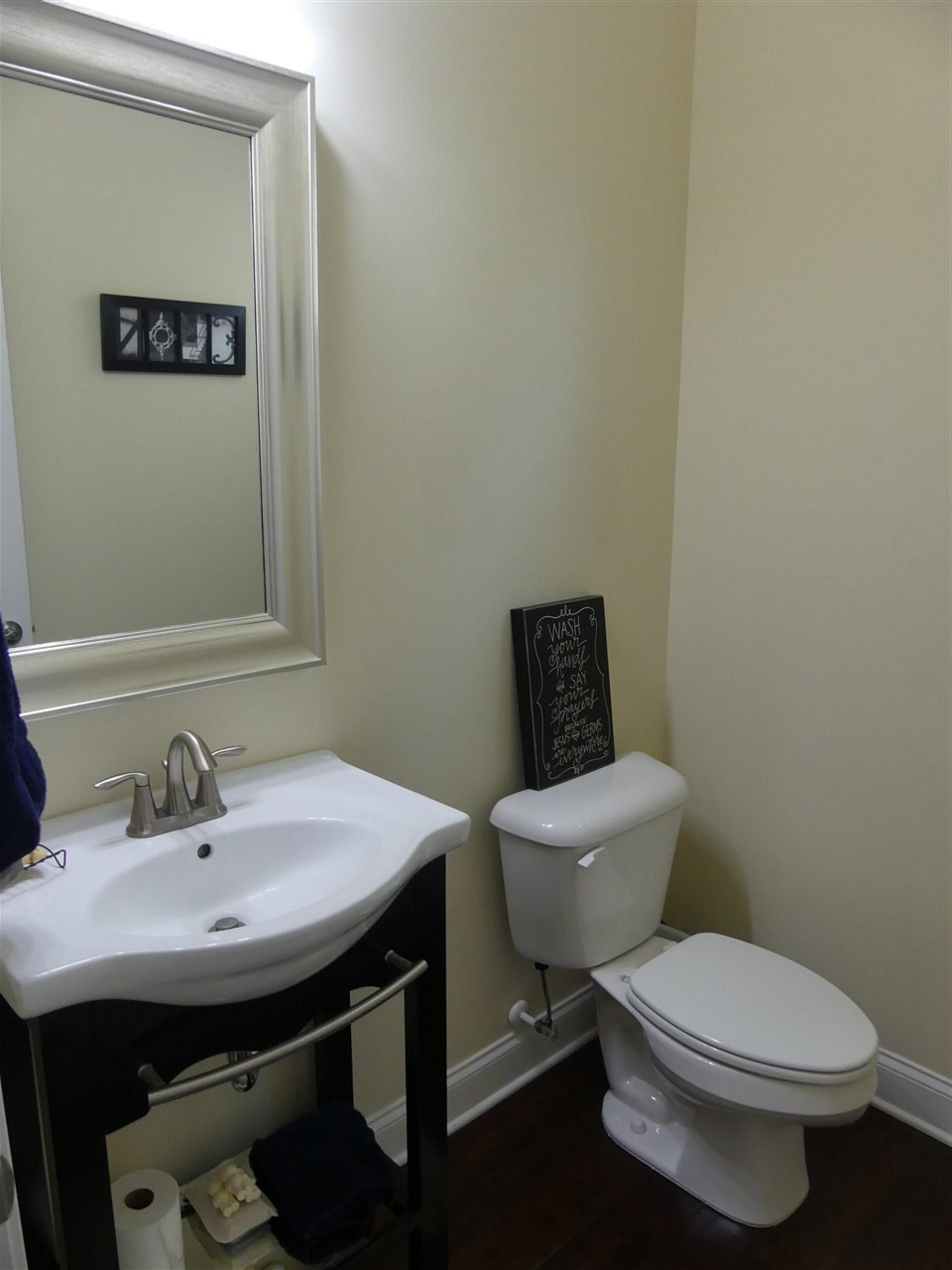 1569 Fullerton Place Raleigh, NC 27607 - Photo 16 of 29 Powder room