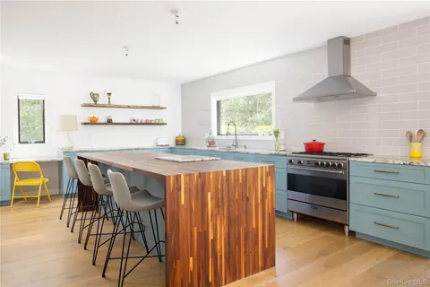 $1,565,000 | 1270 Skunk Lane, Cutchogue, NY 11935