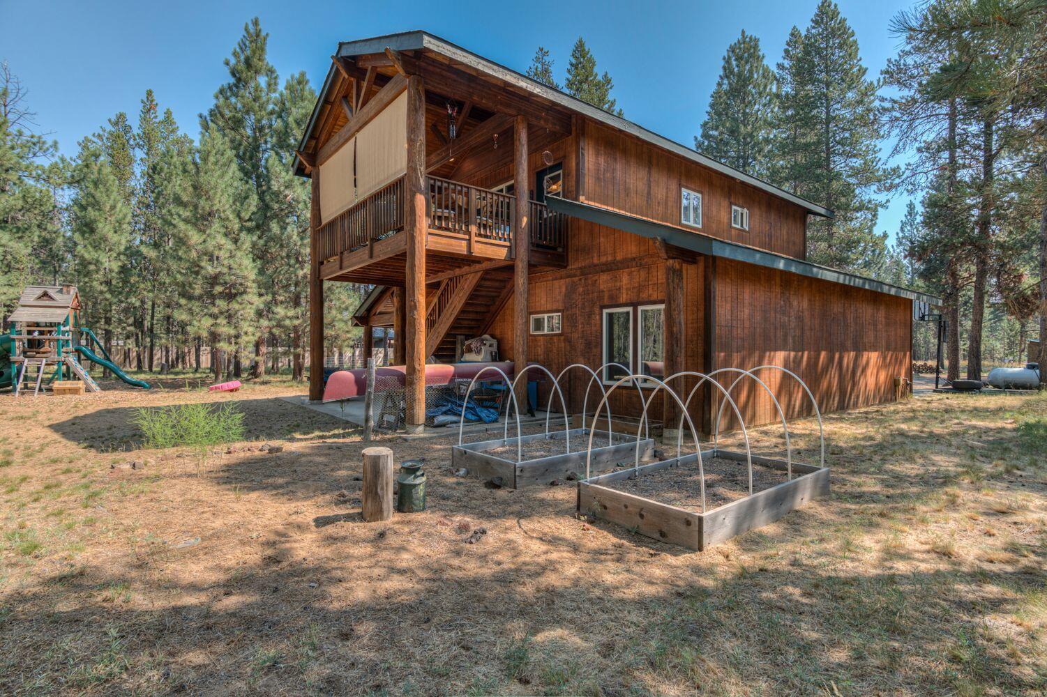 56043 Savage Road Bend, OR 97707 - Photo 20 of 50 7PRTkO3A
