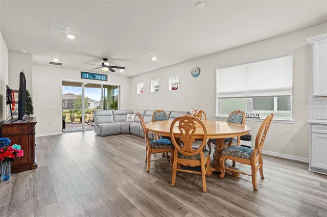 $425,000 | 13615 Splash Isla Drive, Winter Garden, FL 34787