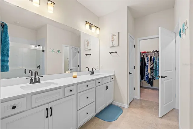 $425,000 | 13615 Splash Isla Drive, Winter Garden, FL 34787