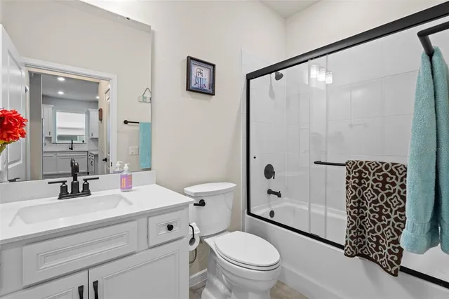 $425,000 | 13615 Splash Isla Drive, Winter Garden, FL 34787