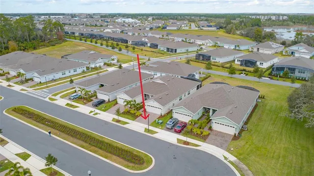 $425,000 | 13615 Splash Isla Drive, Winter Garden, FL 34787