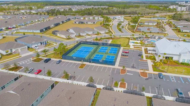 $425,000 | 13615 Splash Isla Drive, Winter Garden, FL 34787