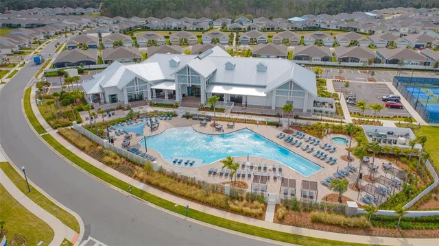 $425,000 | 13615 Splash Isla Drive, Winter Garden, FL 34787