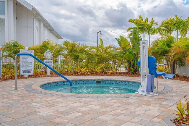 $425,000 | 13615 Splash Isla Drive, Winter Garden, FL 34787