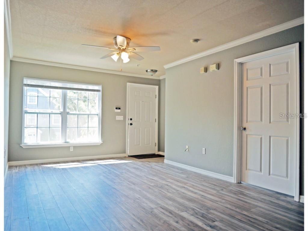 5560 Rosehill Road, Unit 202 Sarasota, FL 34233 - Photo 2 of 13