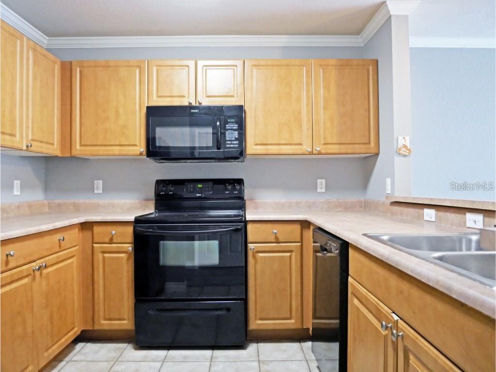 5560 Rosehill Road, Unit 202 Sarasota, FL 34233 - Photo 5 of 13