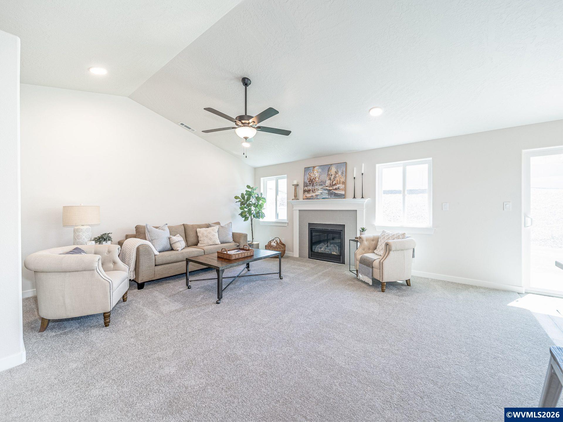 3144 South 13th Street Lebanon, OR 97355 - Photo 4 of 8