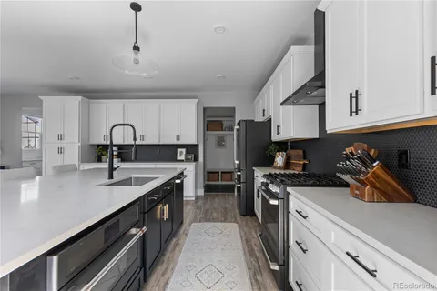 $924,900 | 8376 Basalt Drive, Littleton, CO 80125