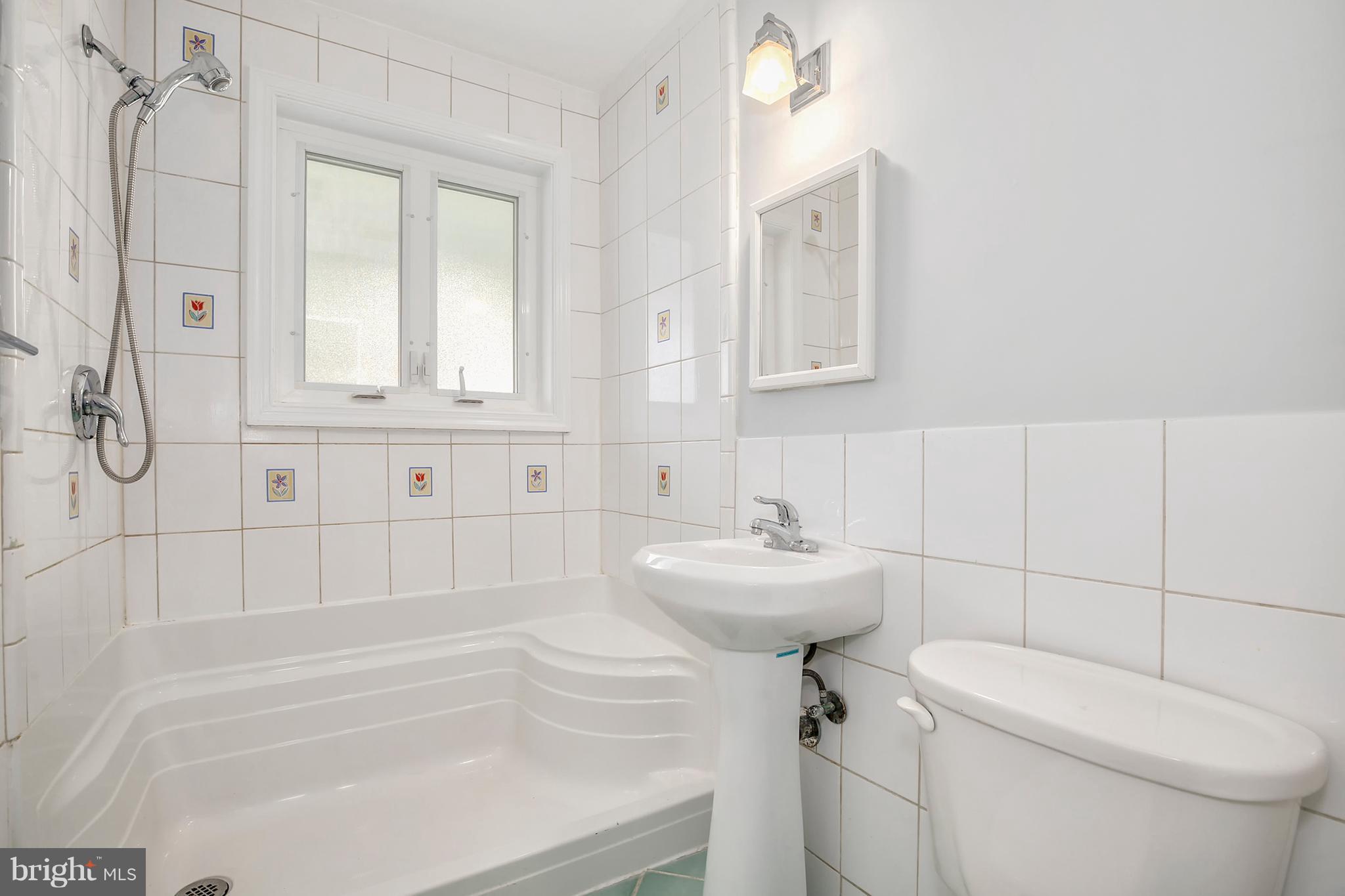 2513 Jennings Road Silver Spring, MD 20902 - Photo 22 of 30 Bath