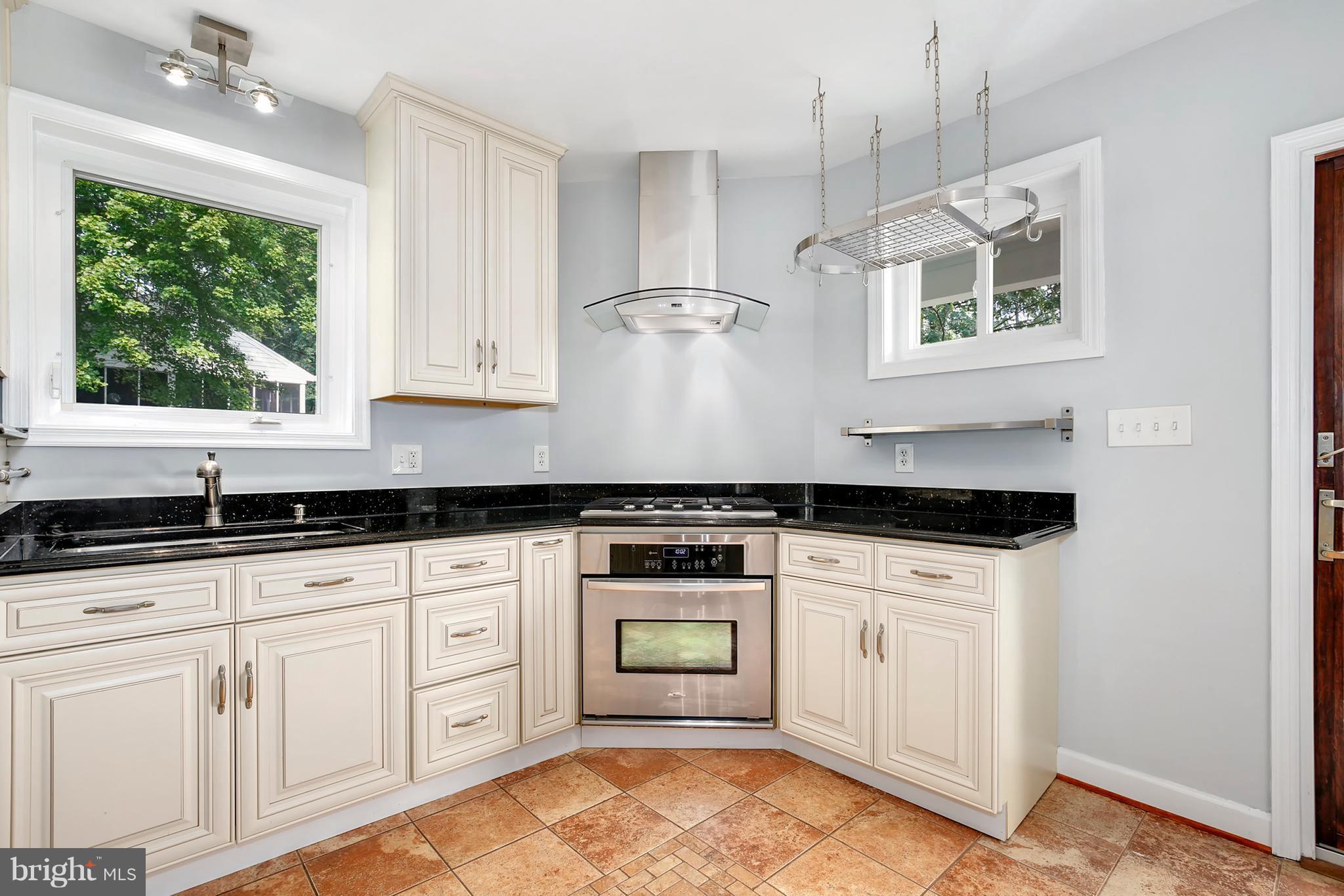 2513 Jennings Road Silver Spring, MD 20902 - Photo 5 of 30 Kitchen