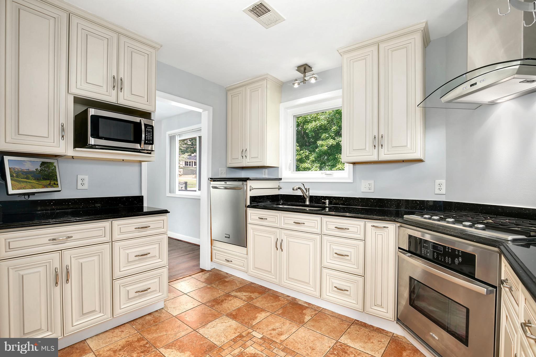 2513 Jennings Road Silver Spring, MD 20902 - Photo 7 of 30 Kitchen