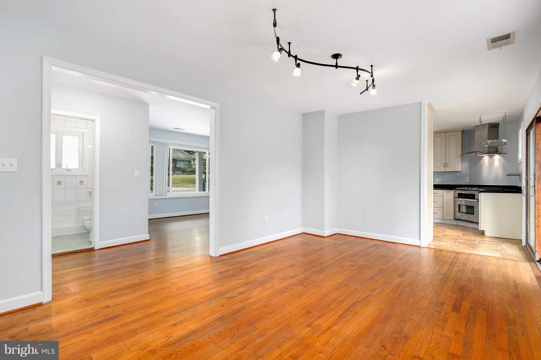 2513 Jennings Road Silver Spring, MD 20902 - Photo 9 of 30 Living Room