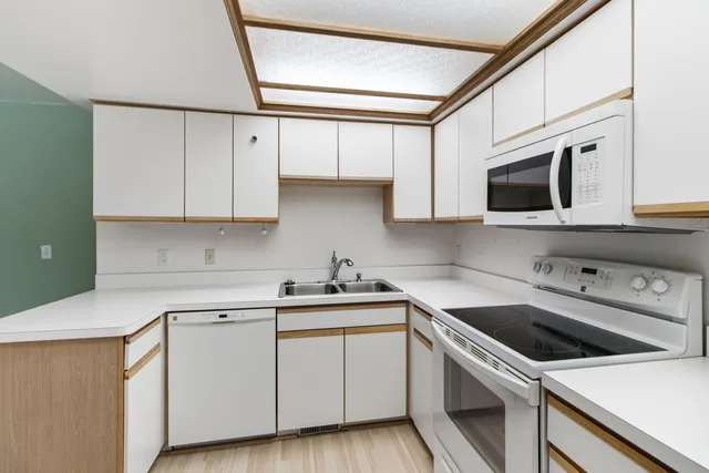 $359,000 | 2016 Audubon Drive, Ann Arbor, MI 48103