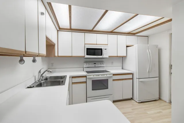 $359,000 | 2016 Audubon Drive, Ann Arbor, MI 48103