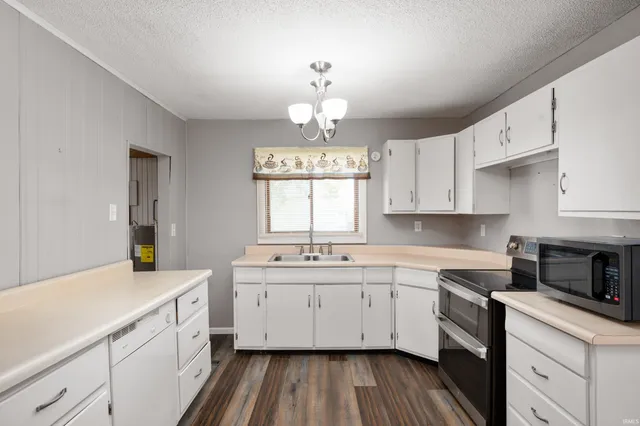 $139,900 | 10220 East Jackson Street, Selma, IN 47383