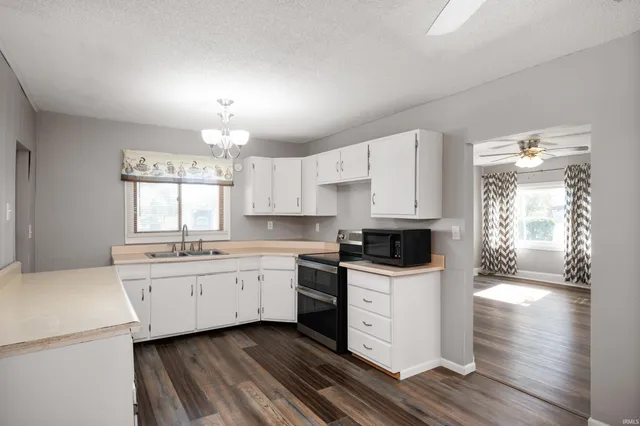 $139,900 | 10220 East Jackson Street, Selma, IN 47383