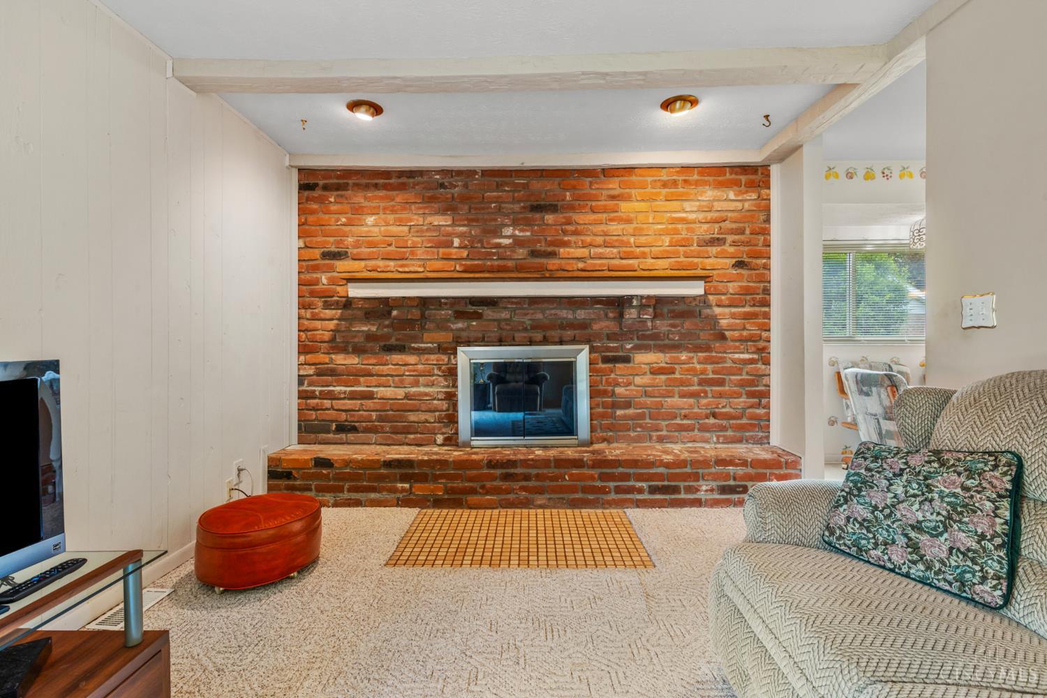 741 Stuart Lane Cincinnati, OH 45245 - Photo 8 of 30