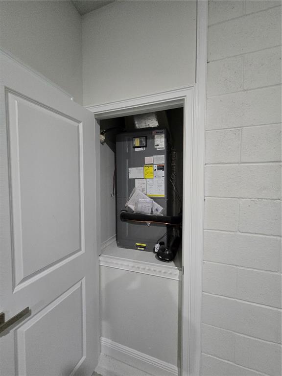 2717 Southwest 140th Loop Ocala, FL 34473 - Photo 35 of 40 a utility room with dryer and washer